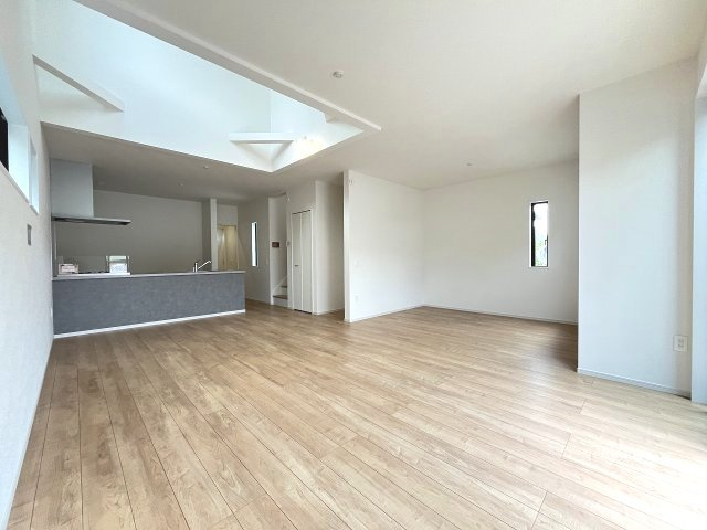 【居間・リビング】 | 福岡市東区若宮3丁目5期　1号棟（全1棟）【仲介手数料無料・0円】 | 現地写真。