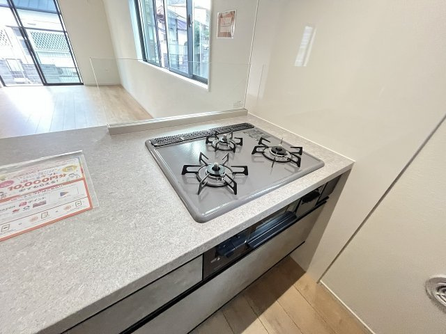 【キッチン】 | 福岡市東区若宮3丁目5期　1号棟（全1棟）【仲介手数料無料・0円】 | 施工例。施工例は完成時と異なる場合があります。