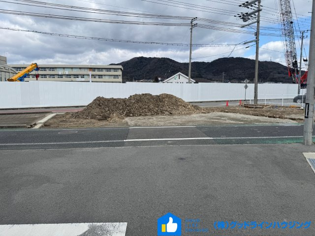 下滝野6期　1号棟の外観|前面道路広々