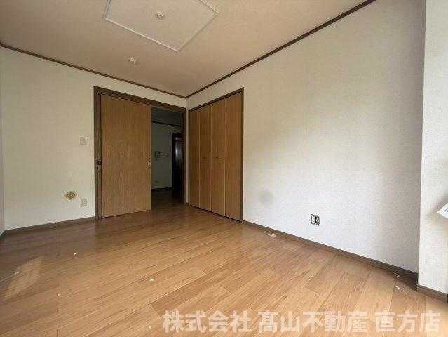直方市大字感田のアパートの居間・リビング