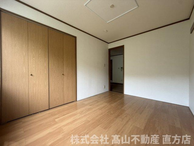 直方市大字感田のアパートの居間・リビング