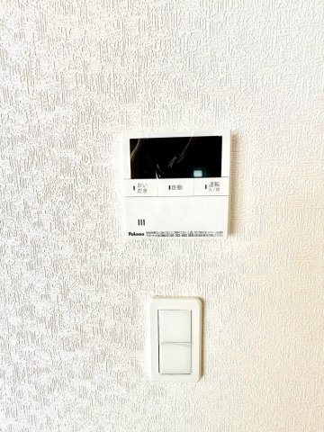 クレイドルガーデンうるま市与那城屋慶名 第６・２号棟の発電・温水設備|給湯器リモコン