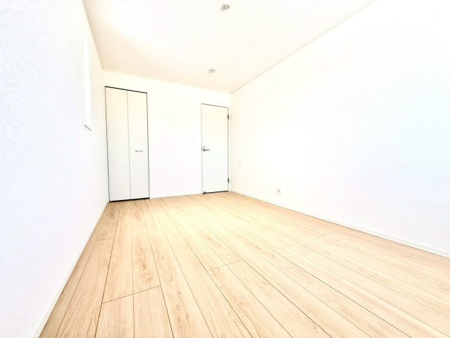 クレイドルガーデンうるま市与那城屋慶名 第６・２号棟の洋室|２階主寝室7.5帖＋WIC２帖