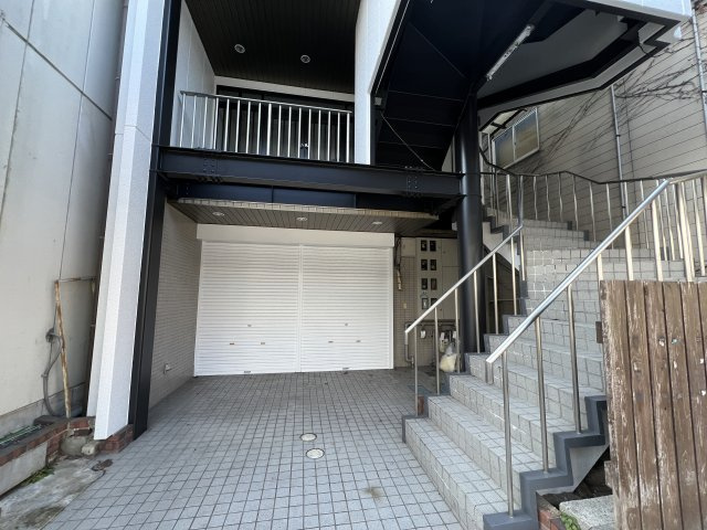 津山市船頭町　店舗71.02㎡のエントランス