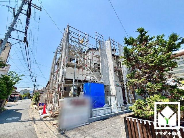 大津市大萱２丁目　1期　1号棟の前面道路含む現地写真