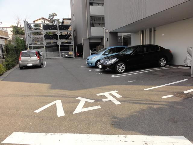 アーデン春岡　名古屋市賃貸　仲介手数料無料の駐車場