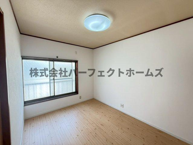 東藤田町　賃貸の洋室|落ち着いた色調の洋室です