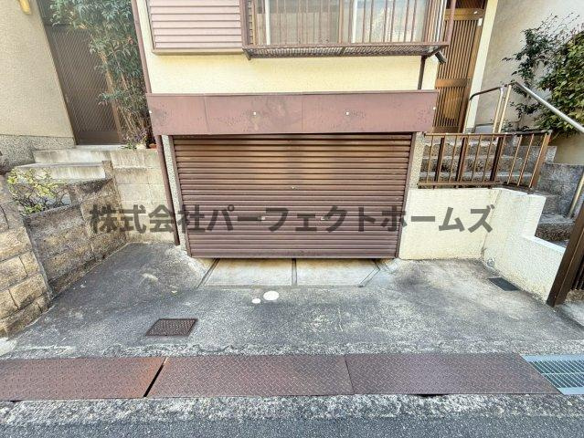 東藤田町　賃貸の駐車場|駐車場があります