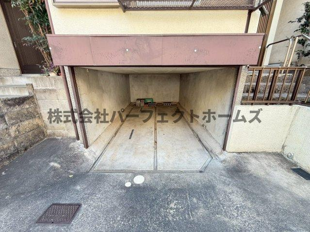 東藤田町　賃貸の駐車場|駐車場に車を止められます