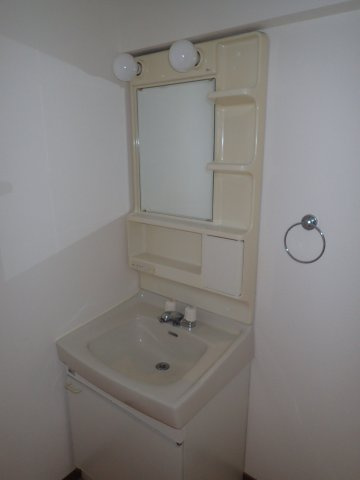 スカイガーデン兜山の独立洗面台