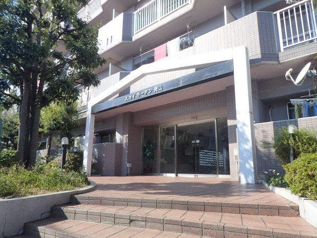 スカイガーデン兜山のエントランス