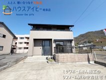 岐阜市隆城町！ミサワホームさん施工中古住宅！お車並列3台可能！広々25帖のリビング♪ロフト付き！の画像