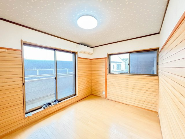 【洋室】 | 沼津市原町中3丁目 中古住宅 XH06016 | 沼津市原町中　2F洋室6帖　リフォーム後
