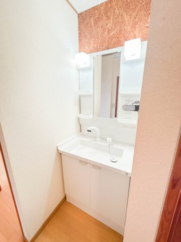 【独立洗面台】 | 沼津市原町中3丁目 中古住宅 XH06016 | 沼津市原町中　2F洗面化粧台　リフォーム後
