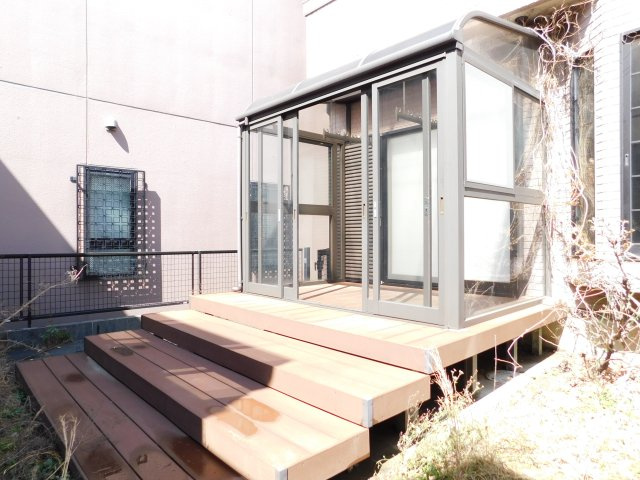 あま市篠田稲荷の中古一戸建のその他|◇サンルーム＆ウッドデッキ◇　　和室から利用可能なサンルームとウッドデッキ♪