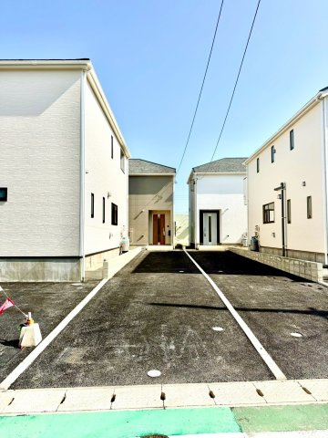 クレイドルガーデンうるま市与那城屋慶名 第６・３号棟の駐車場|縦列２台駐車可能スペース付き！お気軽にお問い合わせください♪