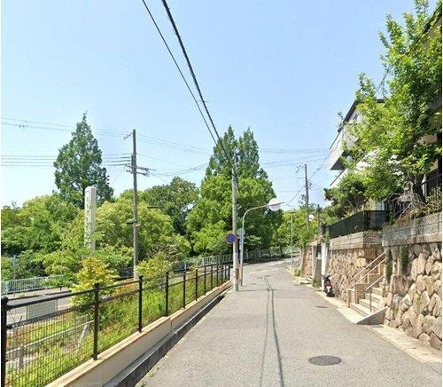 中原通7丁目　中古戸建の前面道路含む現地写真|陽光あふれるこの地で叶えるマイホーム