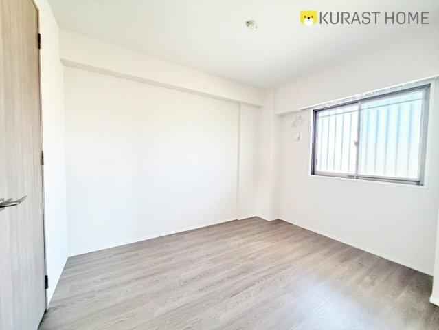 パラドール四条梅津　5階の洋室|洋室6帖