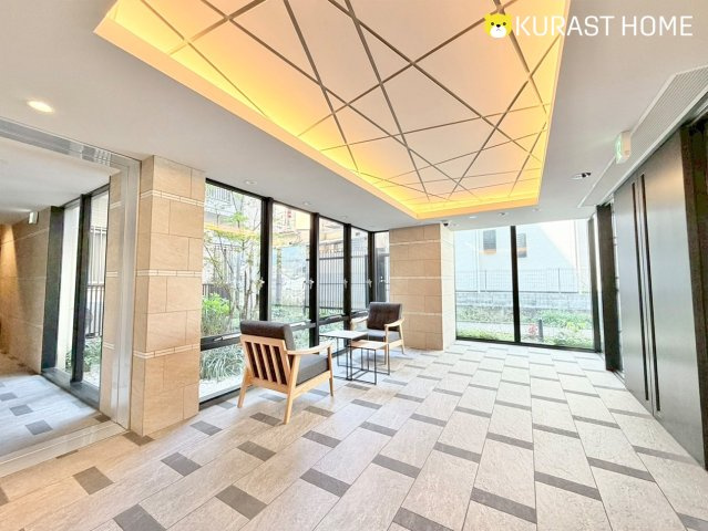 パラドール四条梅津　5階のエントランス