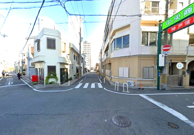 ドルフィンズマンション板宿の周辺
