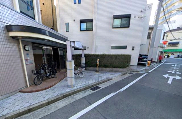 ドルフィンズマンション板宿の周辺