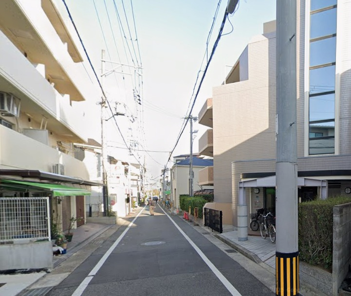 ドルフィンズマンション板宿のエントランス