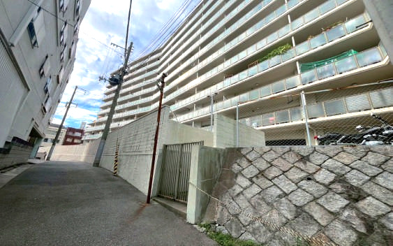 花隈ダイヤハイツの外観
