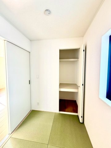 クレイドルガーデンうるま市与那城屋慶名 第６・４号棟の和室|生活に和の趣をもたらす畳の部屋４帖・押し入れ収納付き
