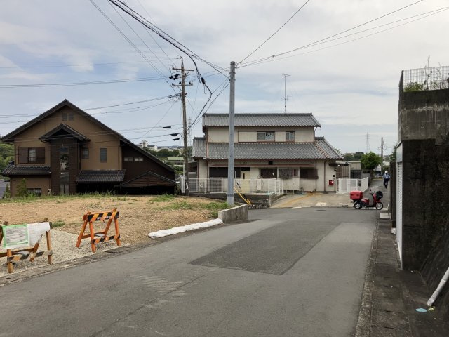 売地　浜松市中央区富塚町の前面道路含む現地写真