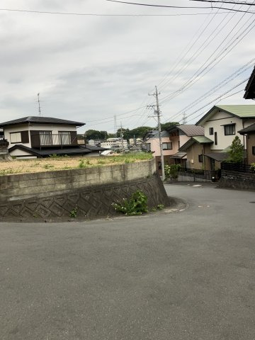 売地　浜松市中央区富塚町の前面道路含む現地写真