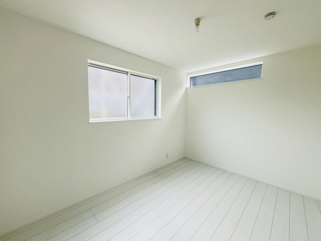 ♪沖縄市登川-2号棟（全5邸）の洋室