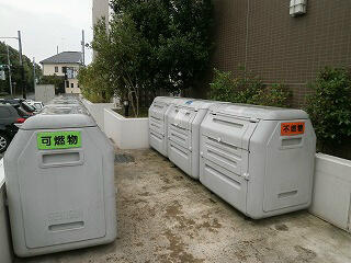 敷地内ごみ置き場