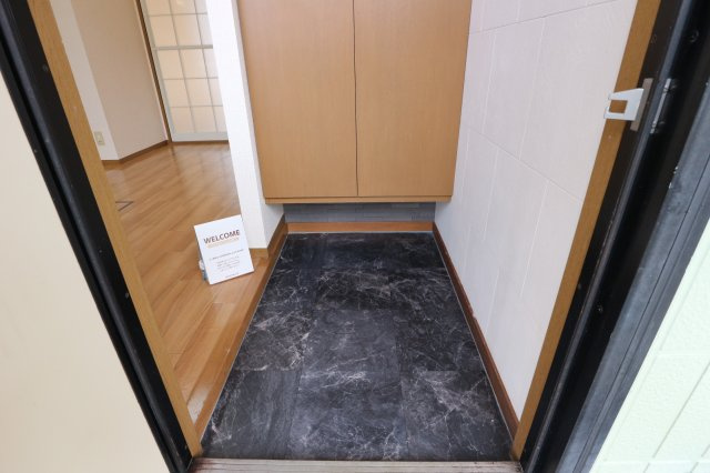 グリーンヒルズ中峠台 Ｂの玄関