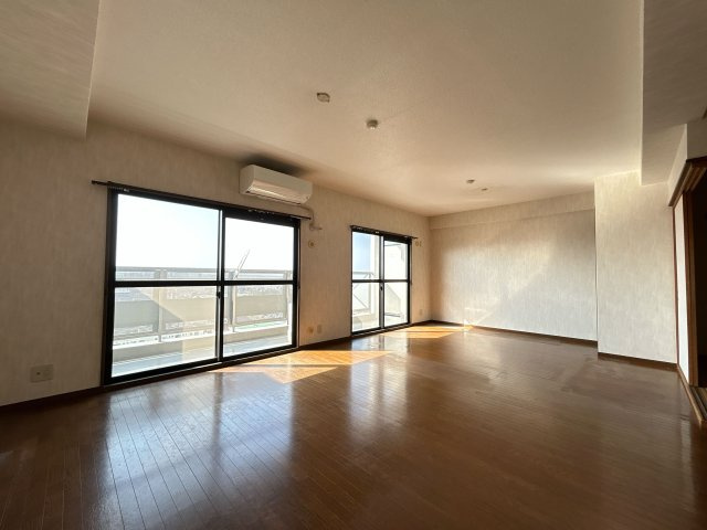 【居間・リビング】 | アンピール花見駅前☆仲介手数料無料☆