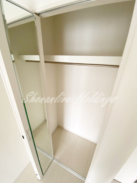 リブリ・YK久里浜の収納|ポール付きで使い勝手の良いクローゼット♪