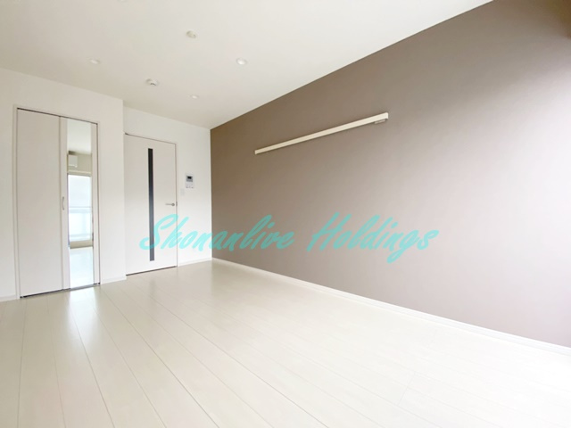 リブリ・YK久里浜の寝室|アクセントタイルがお洒落♪