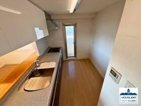◆プラウド瓢箪山◆ペット可！南西角部屋！専有面積約92㎡！のキッチン|キッチンからは、サービスバルコニーへ出入りできます