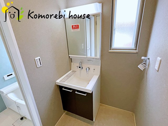 蓮田市西新宿　１期　中古戸建の独立洗面台|独立洗面台で身支度をすべて済ませてしまいましょう