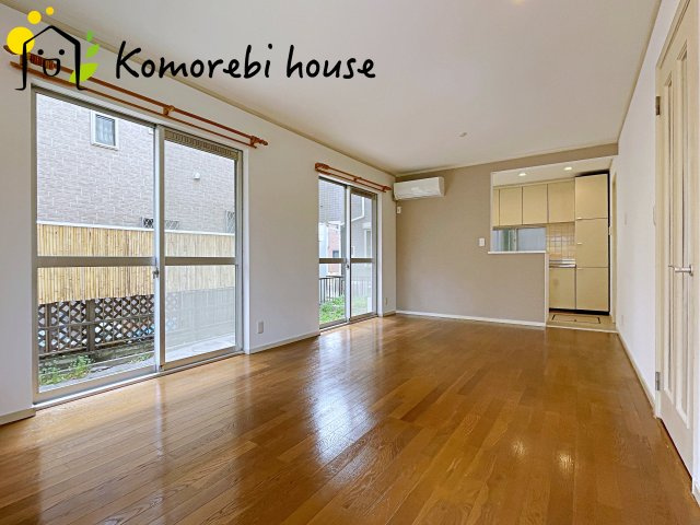 蓮田市西新宿　１期　中古戸建の居間・リビング|ゆったりとした居間です