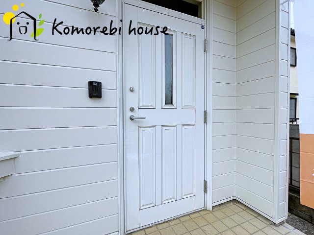 蓮田市西新宿　１期　中古戸建の玄関|落ち着いた玄関です