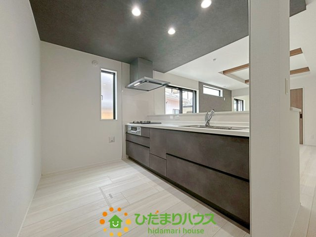 宮代町和戸7期　新築一戸建て　グラファーレのキッチン|かっこいいキッチン！！