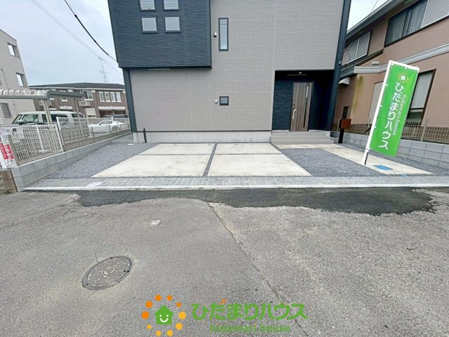 宮代町和戸7期　新築一戸建て　グラファーレの駐車場|並列3台可能！