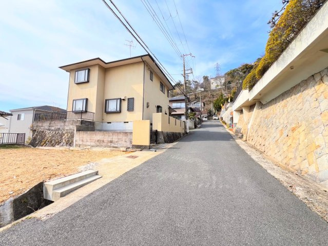 苦楽園四番町の前面道路含む現地写真