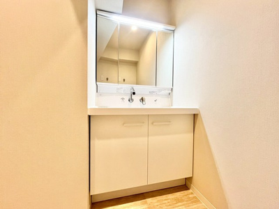 【独立洗面台】 | 公社千里山田D住宅A-２棟 | 物件購入の段取りを知りたいお客様には、「ご検討からご契約までの一連の流れ」をお伝えさせて頂きます。初めて物件購入を検討された方は、ぜひご参考になさって下さい。