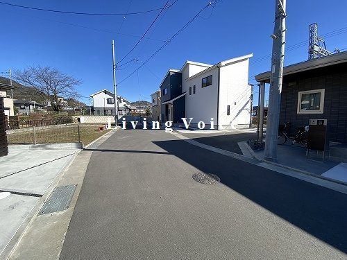 【前面道路含む現地写真】 | 【仲介手数料０円】松田町松田惣領　新築一戸建て　全6棟 | 松田町松田惣領　新築一戸建て　全6棟