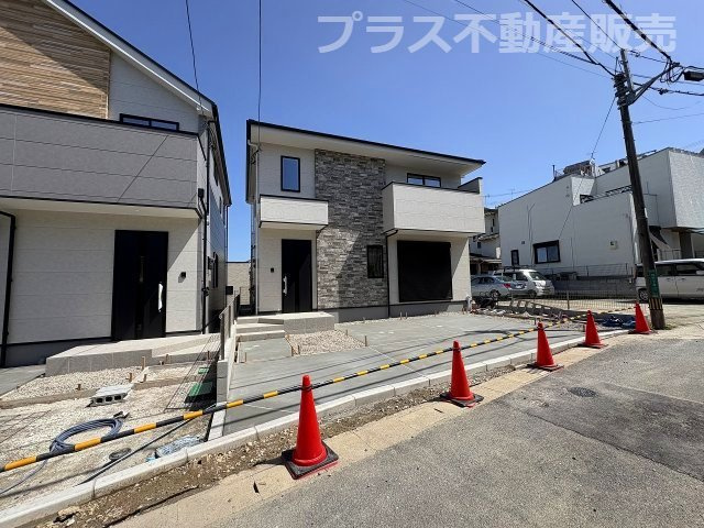 【外観】 | 福岡市中央区輝国2丁目1期　2号棟（全2棟）【仲介手数料無料・0円】 | 現地写真。同じ物件を見るなら、プラス不動産販売にお任せ下さい。