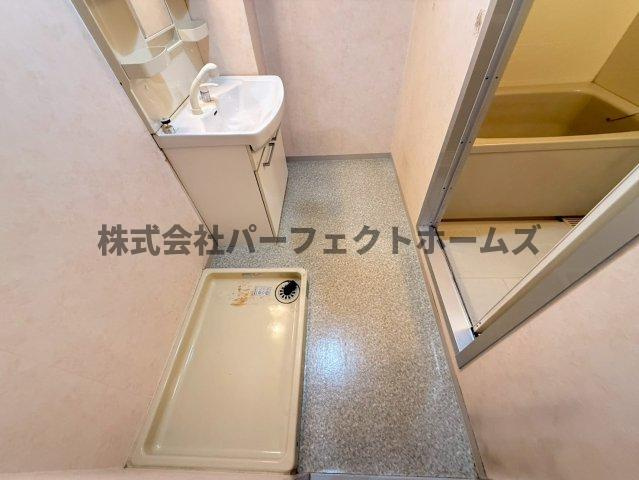 グリーンタウン香里ケ丘の洗面所|コンパクトで使いやすい洗面所