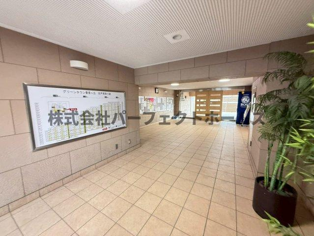 グリーンタウン香里ケ丘のロビー|清潔なロビーです