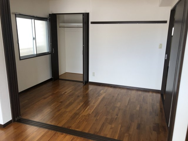 マンションエスポワールの洋室