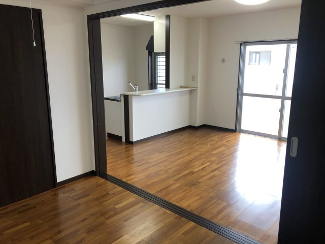 マンションエスポワールの洋室